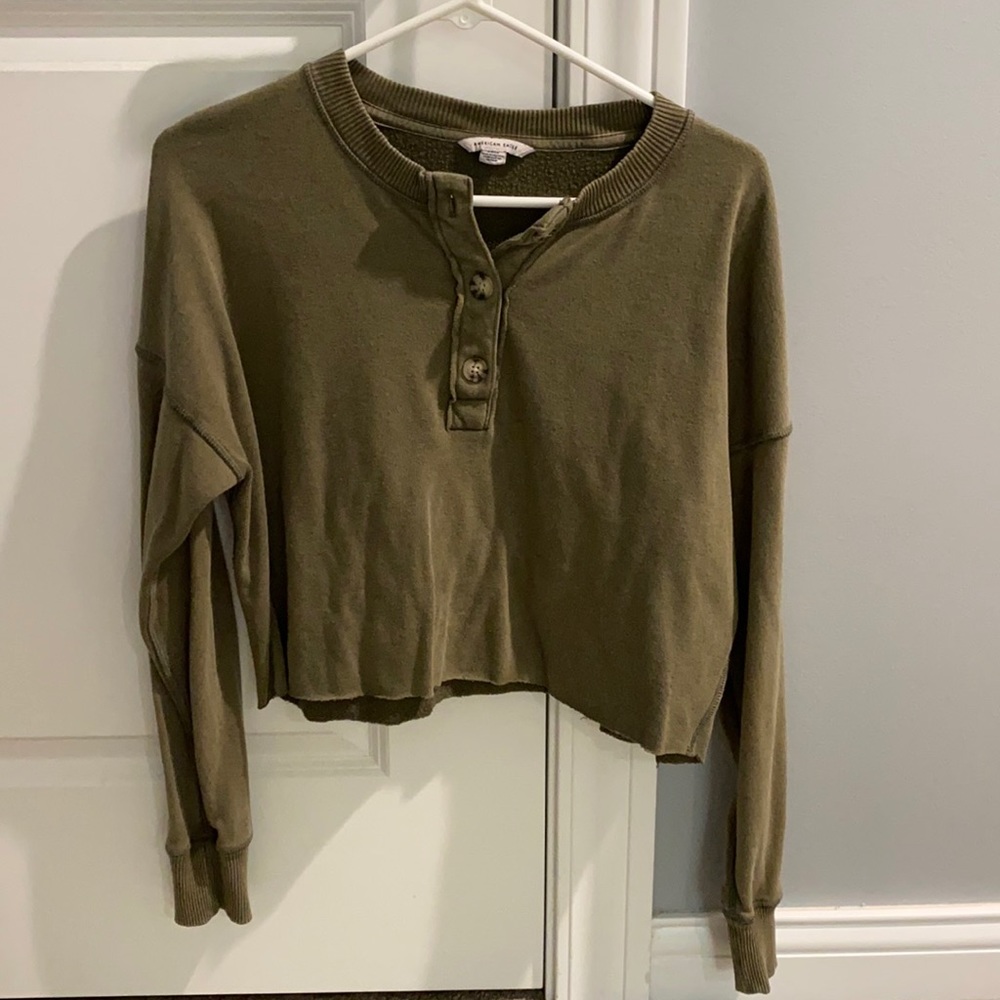 American Eagle Cropped Button Up